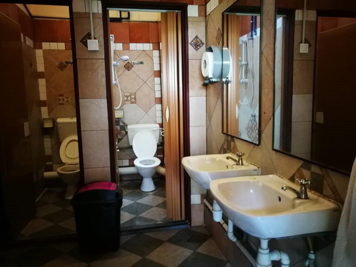 Grocer'S Inn Backpackers Guesthouse Kuala Lumpur Buitenkant foto