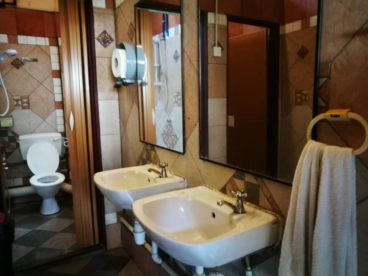 Grocer'S Inn Backpackers Guesthouse Kuala Lumpur Buitenkant foto