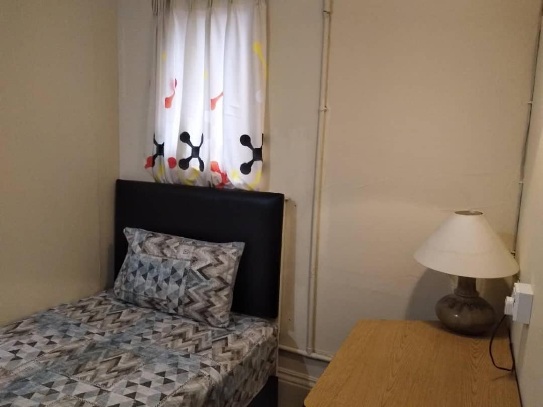 Grocer'S Inn Backpackers Guesthouse Kuala Lumpur Buitenkant foto