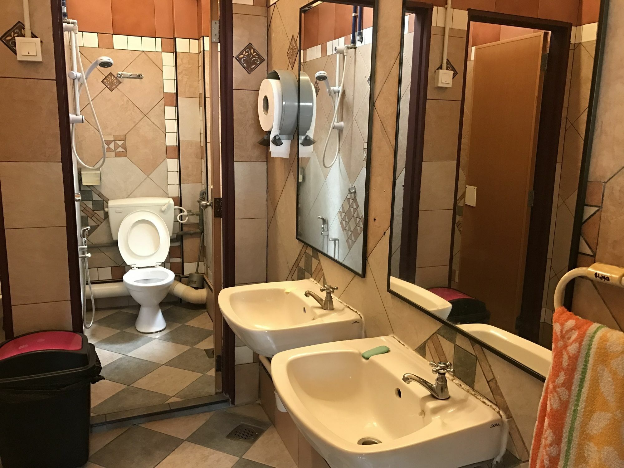 Grocer'S Inn Backpackers Guesthouse Kuala Lumpur Buitenkant foto